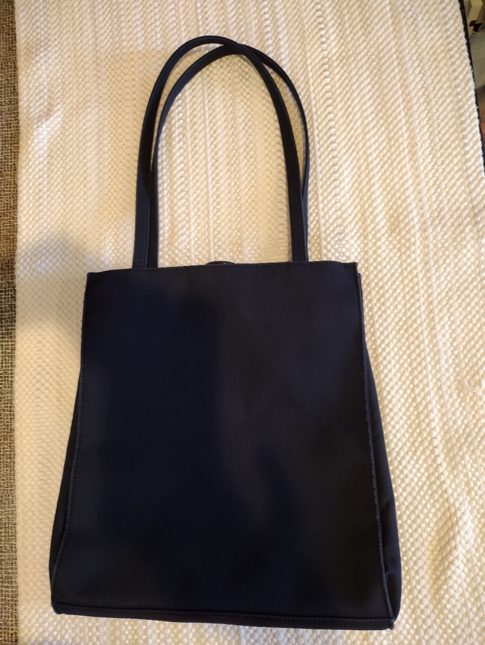 Tommy Hilfiger Navy, Red & White Colorblock Canvas Tote - Picture 2 of 4